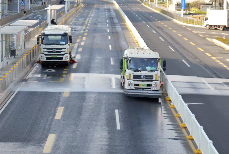 奔赴前線(xiàn)！盈峰環(huán)境環(huán)衛(wèi)裝備助力各地打贏疫情防控阻擊戰(zhàn)！